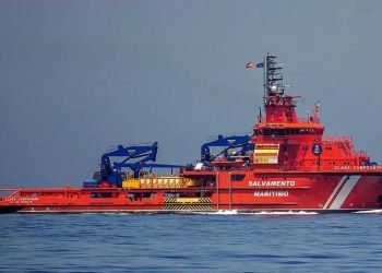 Rescuers Search for Missing Migrant Boat with 200 People off Canary Islands