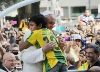 Boy who got past security barrier to embrace Pope Francis at WYD 2013 is now a seminarian