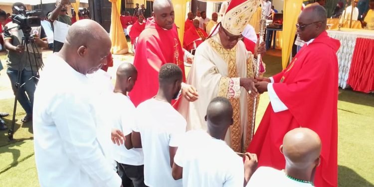 Archbishop Okeke’s 70th birthday:Sir (Sen)Victor Umeh sponsors seven inmates administered with sacrament of confirmation