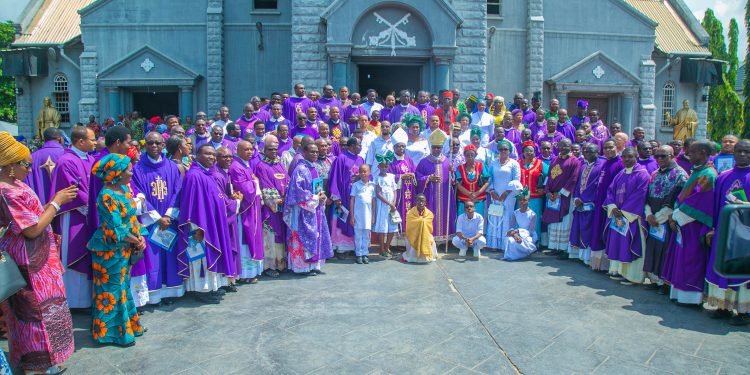 Archbishop Valerian Okeke buries remains of late Sir Samuel Obidile-“he was a trusted officer of the Archdiocesan Secretariat” – Bishop Isizoh