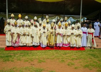 Cardinal Okpalaeke,35 Catholic Bishops,3 Anglican Bishops,200 priests, dignitaries grace grand finale of Archbishop Okeke’s 70th birthday Soludo,Peter Obi,Umeh,Nwoye,Ekwunife, Okonkwo,Anyakwo present