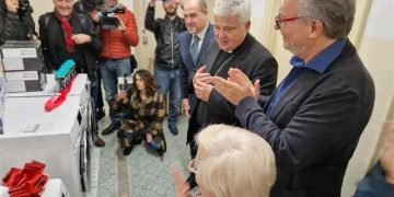 Pope Francis Commissions Two New Laundromats for the Homeless