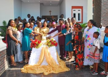 Bro Ignatius Oragwuncha donates plots of land to the Archdiocese of Onitsha.