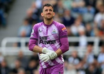 Eddie Howe backs ‘brilliant shot-stopper’ Martin Dubravka to replace Nick Pope