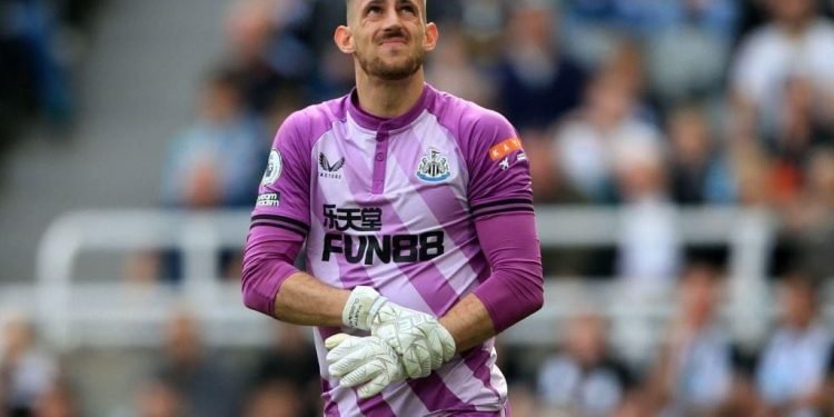 Eddie Howe backs ‘brilliant shot-stopper’ Martin Dubravka to replace Nick Pope