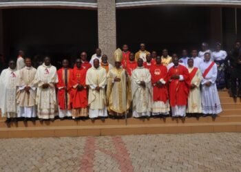 Umudioka Catholic community celebrates Archbishop Valerian Okeke @ 70