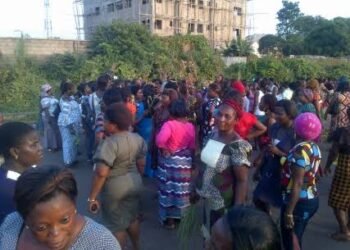 APGA Women Embark On Street Feeding In Awka, Fete Less Privileged