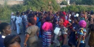 APGA Women Embark On Street Feeding In Awka, Fete Less Privileged