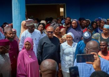Obi Calls for Healthcare Reforms, Donates N2million to Abuja Healthcare Centre.