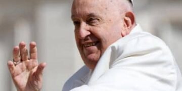 Church needs theologians who grapple with modern world, pope says