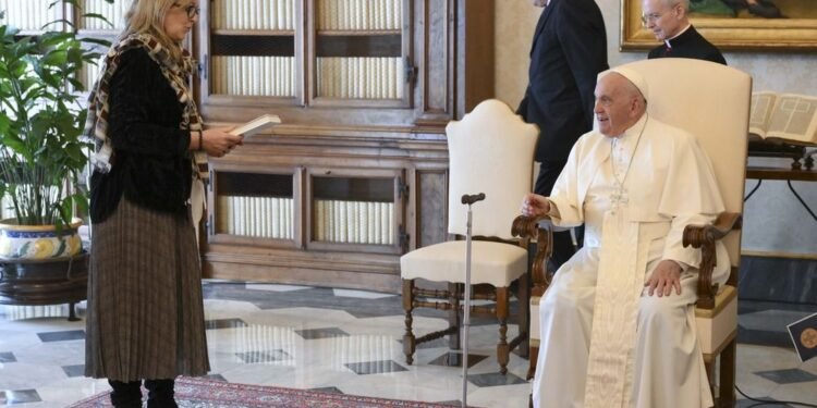 Church needs theologians who grapple with modern world, Pope Francis says