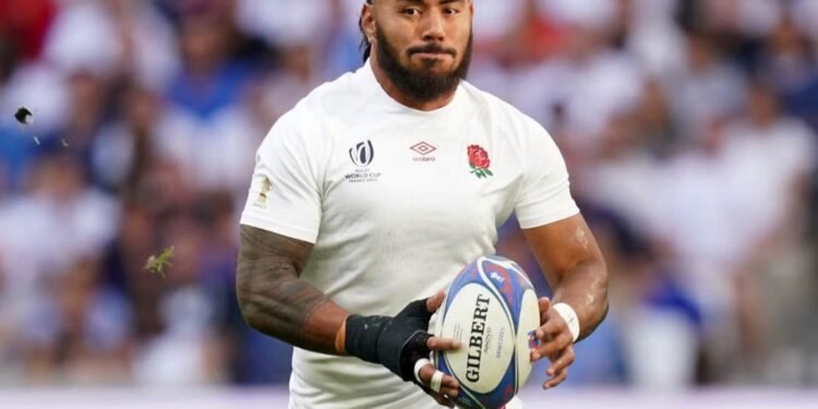 Manu Tuilagi content to take on new role as England fan ahead of France move