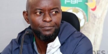 Fumbling NFF throw Finidi under the bus
