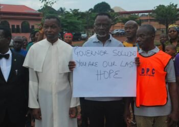 Gully Erosion:Panic as St Valerian Catholic Church,Onitsha,school,on the brink of collapse.-Parishioners beckon on Gov.Soludo, lawmakers for help