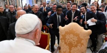 “Your talent is a Precious Gift” – Pope Francis to Chris Rock, Whoopi Goldberg and Other Comedians