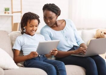 Internet age: parents charged to pay more attention to your children, monitor their internet activities