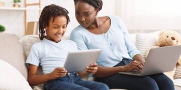 Internet age: parents charged to pay more attention to your children, monitor their internet activities