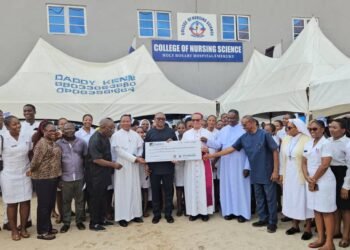 Peter Obi Donates 10 Million Naira to Holy Rosary School of Nursing and Midwifery, Emekuku, Imo State