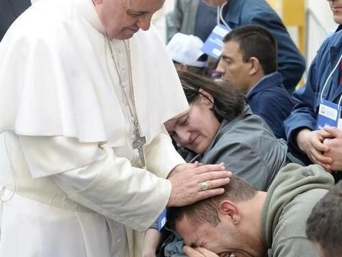 Pope Francis clarifies: anointing of the sick is not for those who are going to die