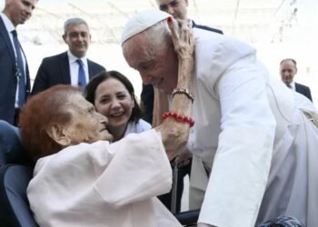 ‘God is hidden in human misery’: Pope Francis highlights dignity of migrants, prisoners