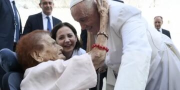 ‘God is hidden in human misery’: Pope Francis highlights dignity of migrants, prisoners