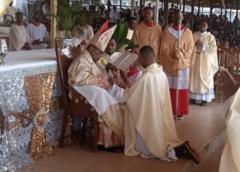 Grand reception for Rev Fr Cyril Chukwunenye Ononye by St Mary’s Catholic Parish Onitsha Inland Town and Onitsha Indigenous Catholic Community-roll out brand new car for Cyril-gifts galore from relatives,groups,friends and well-wishers