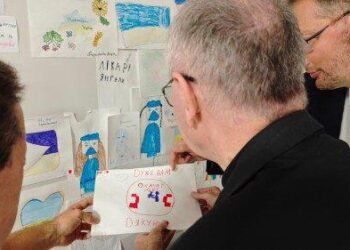 Cardinal Parolin Visits Bombed Ukrainian Children’s Hospital