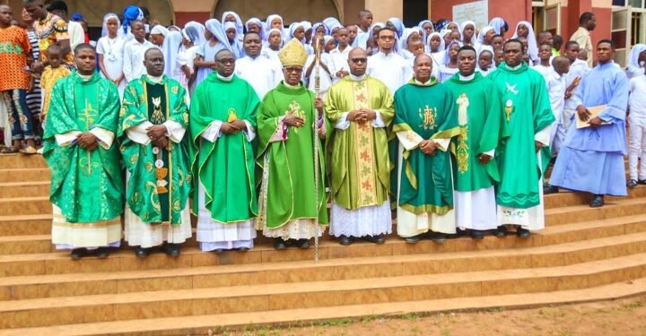 Joy as Archbishop Valerian Okeke pays visit to St. Ann’s Parish Awka-Etiti