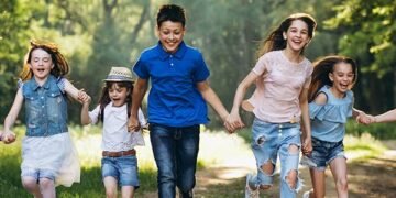 STUDENTS AND PUPILS: IT’S HOLIDAY TIME