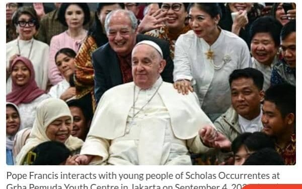 Pope Francis praises Indonesians for choosing children over cats
