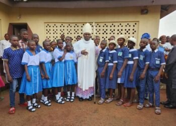 Bishop Dugu Provides Scholarships to 250 Children in IDP Camps