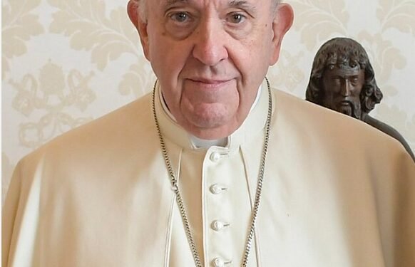 Pope Francis Urges Daily Rosary Prayers for Those Suffering in Conflict Zones