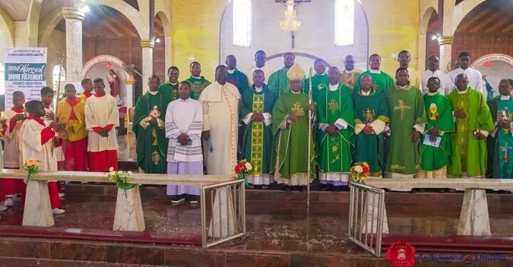 Joy as Archbishop Okeke pays visit to St Joseph’s parish , Awka Etiti