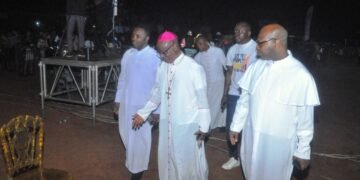 Unusual Praise Gospel music show:Over 10,000 audience besiege Basilica,Square Onitsha-Archbishop Okeke sings,blesses and prays for audience-10 youths empowered with N5.5m