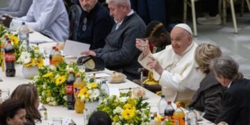 Pope Francis to Share Lunch with 1,300 Guests on World Day of the Poor
