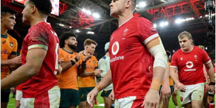 Warren Gatland responds to Wales crisis with four changes for South Africa clash