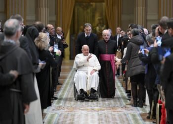 Theology Can Be a “Guide on the Journey” Through Midlife Challenges, Says Pope Francis