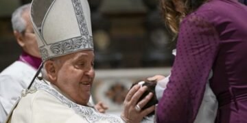 Pope Francis: Baptism a ‘New Birthday’, Faith the ‘Greatest Gift’