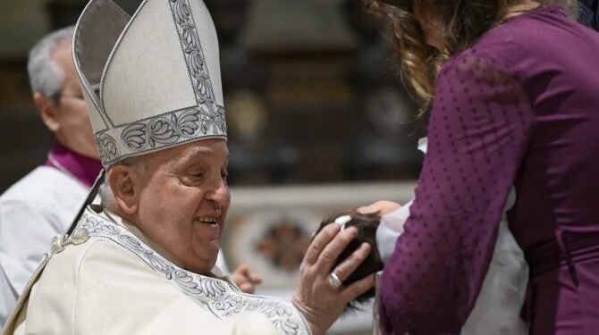Pope Francis: Baptism a ‘New Birthday’, Faith the ‘Greatest Gift’