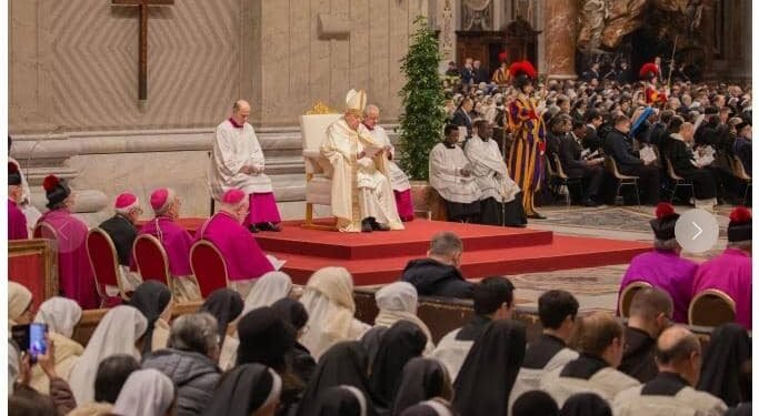 Pope Francis calls on consecrated religious to be ‘bearers of light’ amid modern challenges