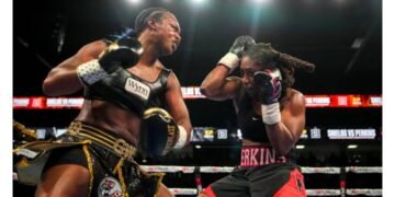 Claressa Shields becomes undisputed heavyweight champion with victory over Danielle Perkins