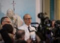 Pope’s Doctor Reveals Near-Death Crisis: ‘We Really Thought We Wouldn’t Make It’