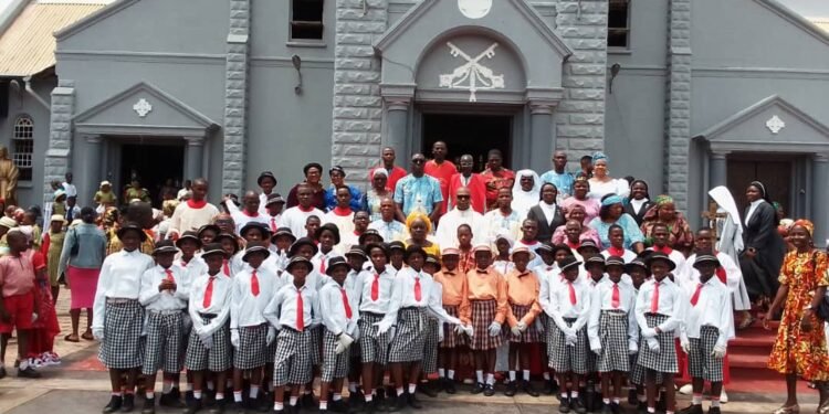 Onitsha Basilica parishioners celebrate solemnity of the Most Holy Trinity