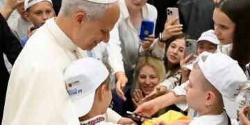 Pope to young people: We are all pilgrims and we are always pilgrims