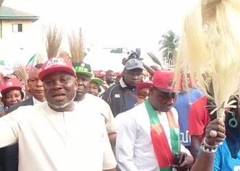 APC governorship candidate Ukachukwu meets Anambra traders, urges south senatorial zone to support Okwuosa