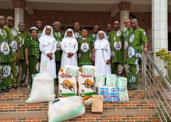 Tears roll as Knights of St Mulumba Basilica subcouncil Onitsha,embark on charity visit to cheshire home