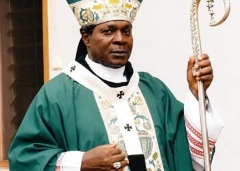 Archbishop Okeke,Bishop Ezeokafor offer special prayers for late Archbishop Obiefuna on his 15th death anniversary